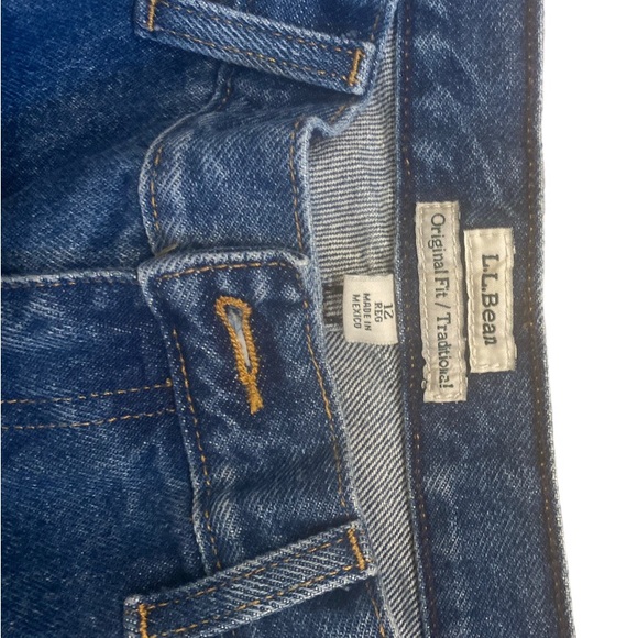 L.L Bean 12 R -4 - Picture 2 of 2